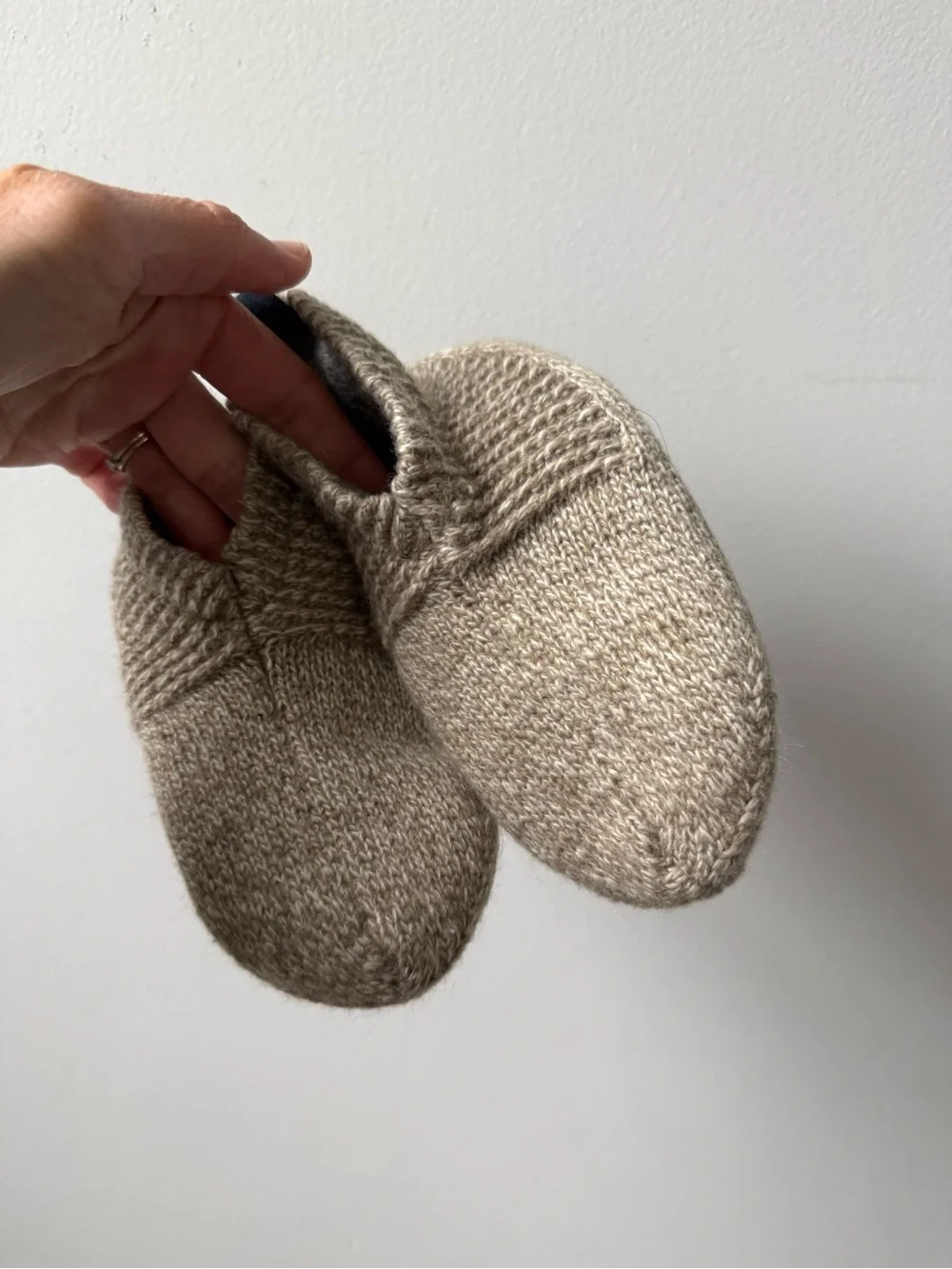 Bombas Toddler Knit Slip-On Slippers Gripper Slipper Taupe Beige Kids New
